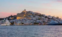 Vakantie Ibiza: magisch eiland met spectaculaire zonsondergangen